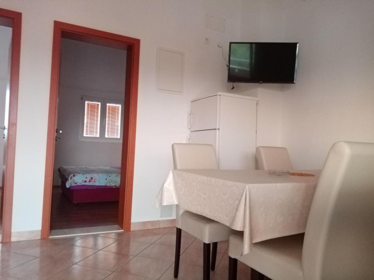 Apartman Kristina Sa Dvije Sobe 比奥格勒·纳·莫鲁 外观 照片