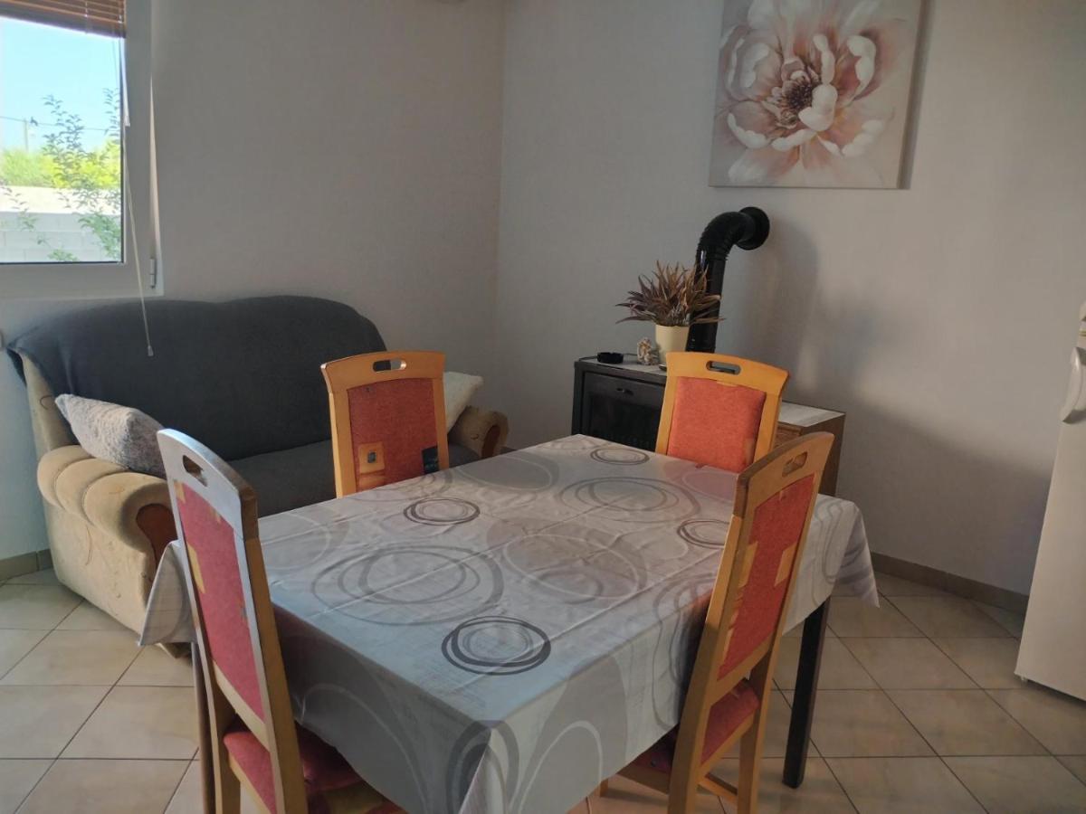 Apartman Kristina Sa Dvije Sobe 比奥格勒·纳·莫鲁 外观 照片